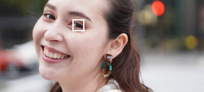 Leave it up to the camera to focus on you