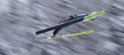 Pan shots with electronic shutter