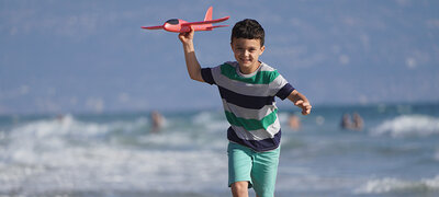 Extended 70 mm to 350 mm zoom range