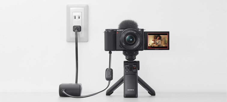 Sony ILCZVE10LW Alpha ZV-E10 - APS-C Interchangeable Lens Mirrorless Vlog  Camera Kit - White 