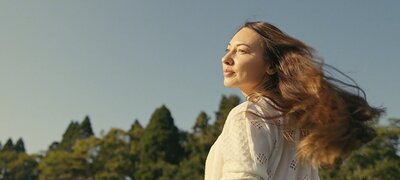 Shoot stunning slow-motion in 4K HDR 120 fps9