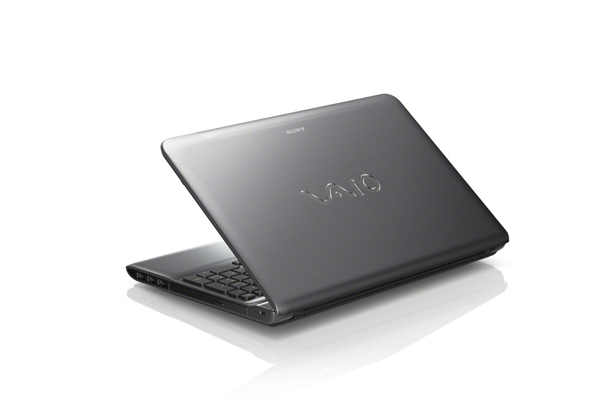 Sony VAIO E Series SVE15113FXS - Intel Core i5 2450M / 2.5 GHz 