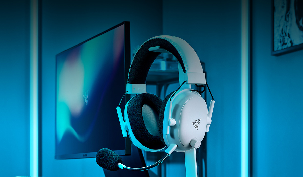 【新品未使用】RazerBLACKSHARK V2ProWHITEEDITION Razer BlackShark V2 Pro (2023) Wireless Gaming Headset - White