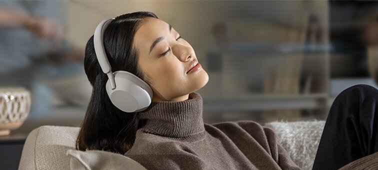 Sony Wireless Industry Leading Noise Canceling Headphones, Silver - Curacao  