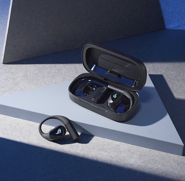 ROG Cetra Open Wireless mit Ladecase, das bei Umgebungslicht beleuchtet wird, um eine längere Akkulaufzeit darzustellen
