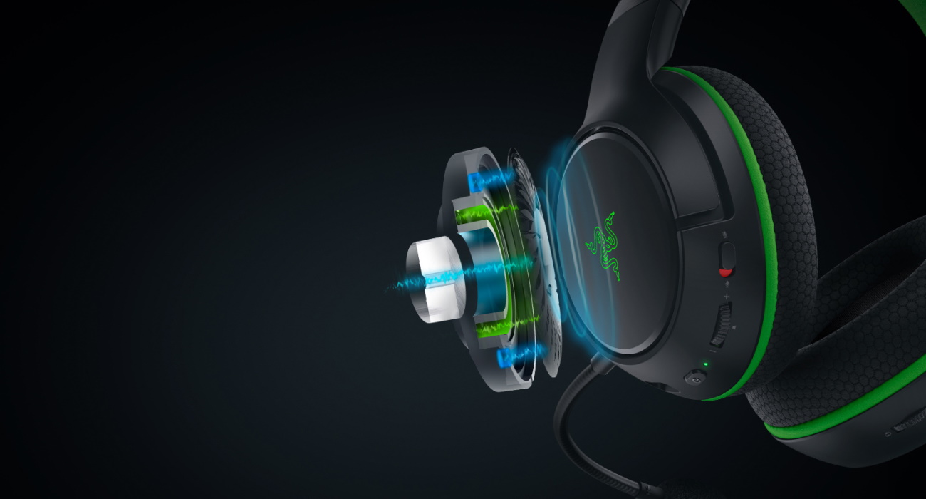 Razer Kaira Wireless Gaming Headset for Xbox Series XS, Xbox One: Triforce  Titanium 50mm Drivers - Cardioid Mic - Breathable Memory Foam Ear Cushions  - EQ Pairing Button - Windows Sonic - Black 