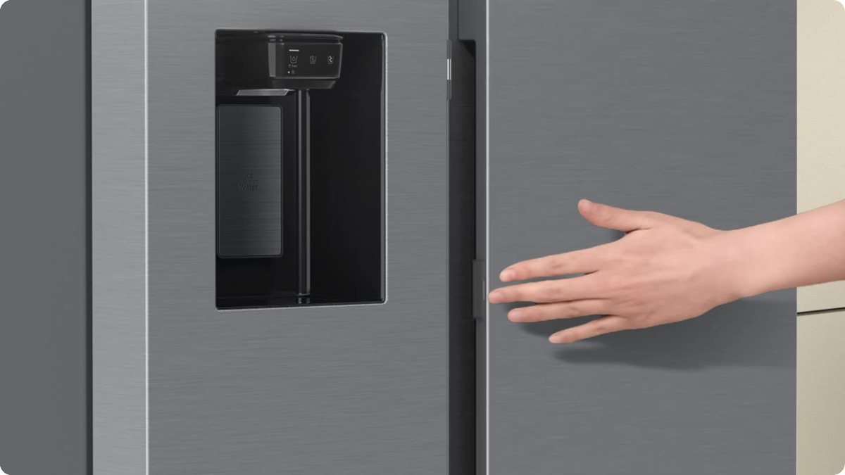 SAMSUNG Bespoke Series 9 AI Home RS90F64EEFEU American-Style Smart Fridge Freezer - Black - RS90F64EEFEU - Currys Business