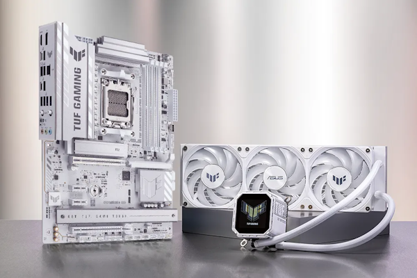 Das TUF GAMING B850-PRO WIFI7 W NEO Mainboard steht aufrecht neben einem kompatiblen ASUS AIO-Kühler, um die Kompatibilität der Kühler für leistungsstarke Gaming-Builds zu verdeutlichen.