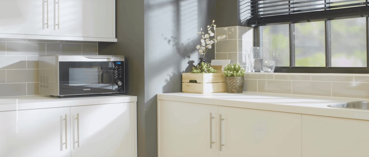 Four à micro-ondes à convection Easy View™ avec technologie HotBlast™, 28 L