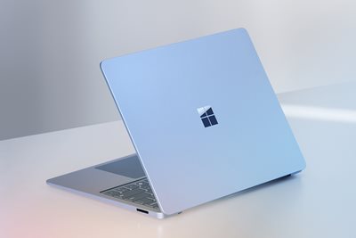 Microsoft Surface Laptop 13.8