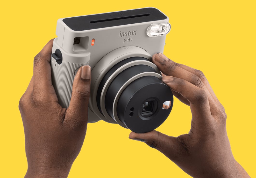 Fujifilm Instax Square SQ1 – Fotocamera Istantanea Quadrata, Colore Bianco Gesso – Modalità Selfie