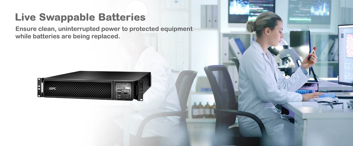 Women working in a hospital lab