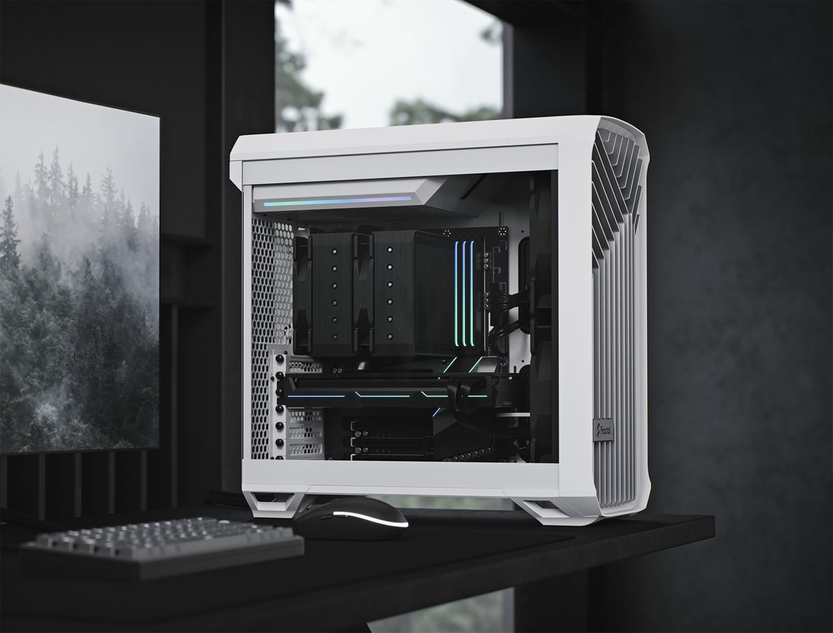  Fractal Design Torrent Compact RGB Black - Light Tint Tempered  Glass Side Panels - Open Grille for Maximum air Intake - Two 180mm RGB PWM  Fans Included - Type C 
