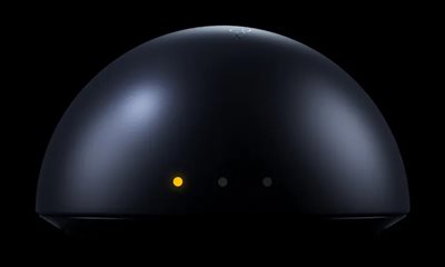 First indicator light will be in amber on the mouse dongle