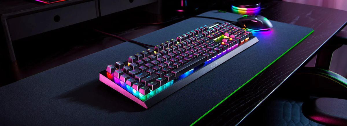 POWERED BY RAZER CHROMA™ RGB