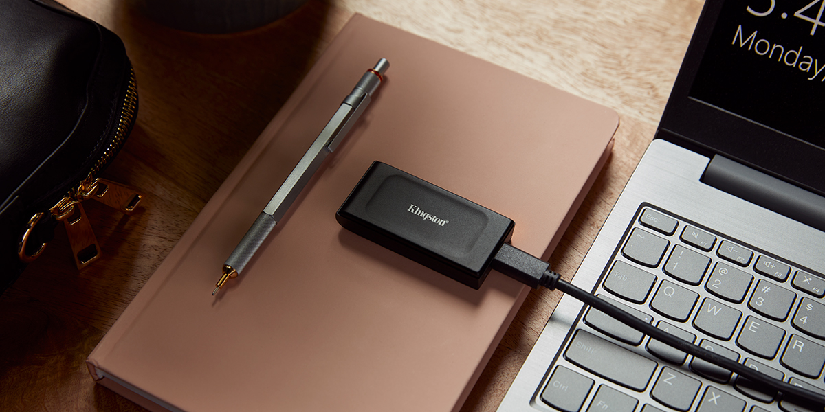 Kingston XS1000 - SSD - 1 TB - external (portable) - USB 3.2 Gen 2 (USB ...