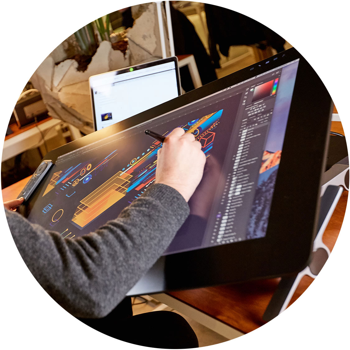 （Noname）Wacom Cintiq Pro32 CGyrQc2vicTojHaEKB7cZd-2560-80.jpg