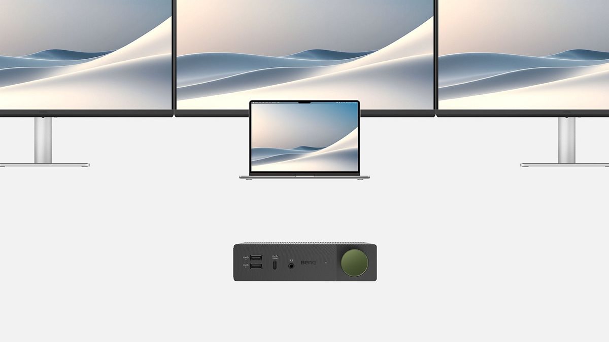 Triple 4K Monitors, Simply One Docking Station