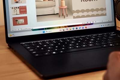 Microsoft Surface Laptop 13.8