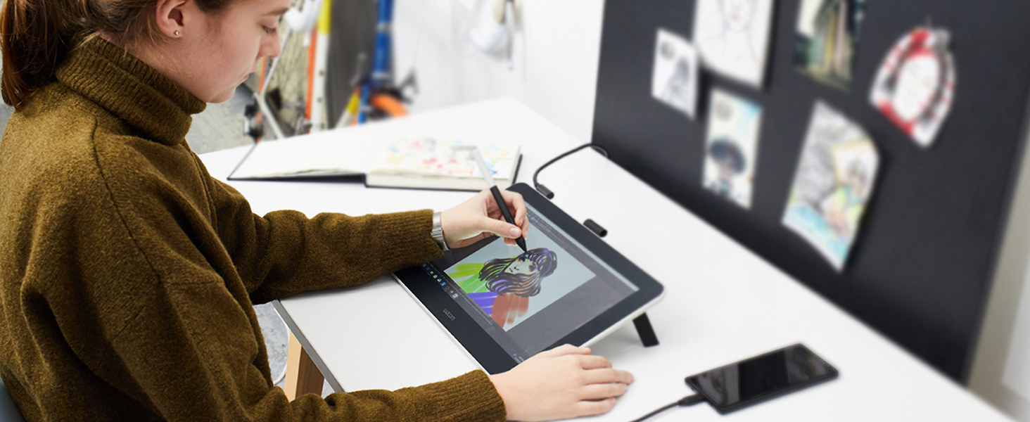 Wacom One Digital Drawing Tablet with Screen, 13.3 inch Graphics Display  for Art and Animation Beginners (DTC133W0A) 