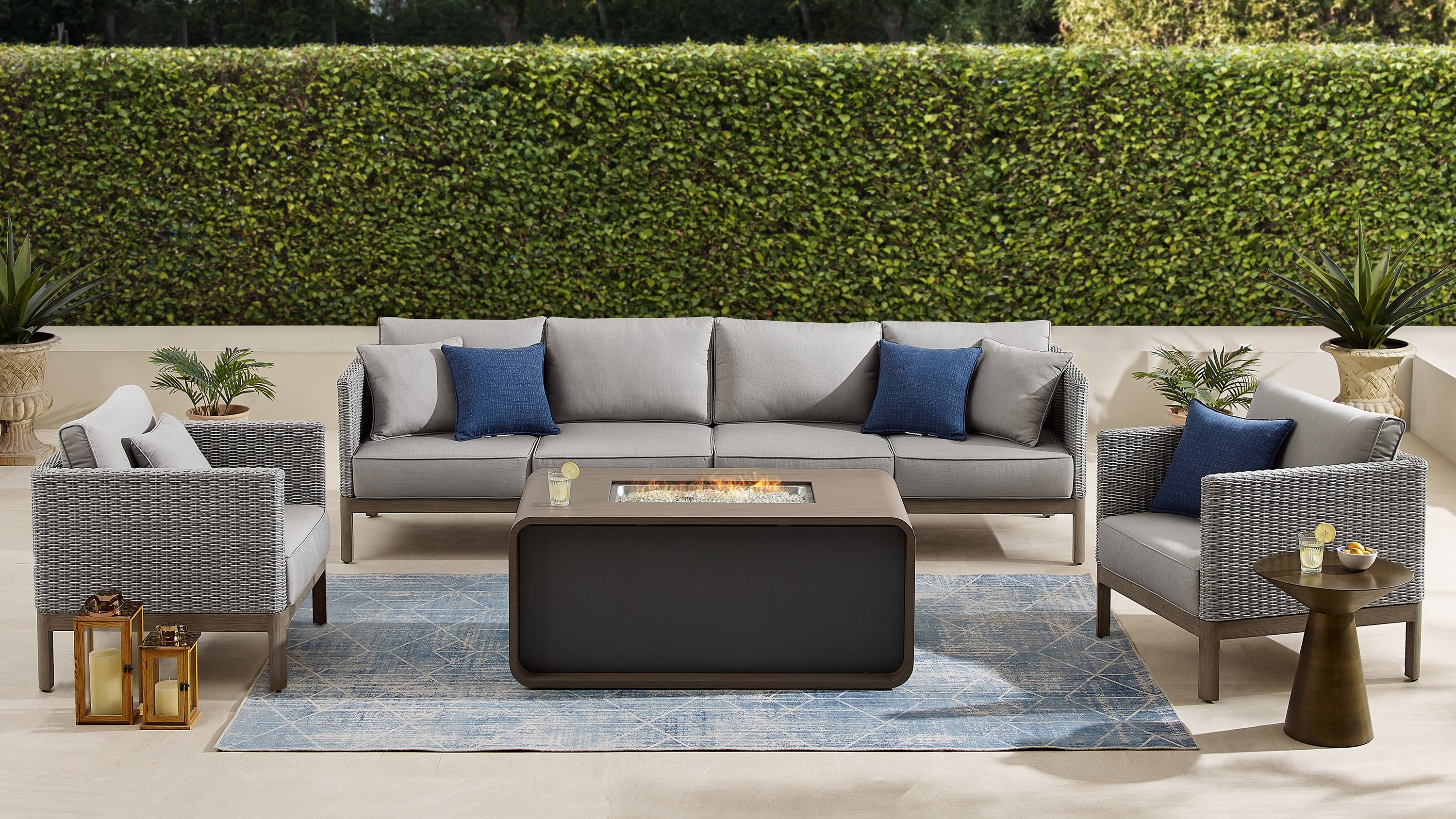 Palermo 5-piece Conversation Set with Fire Table | Costco