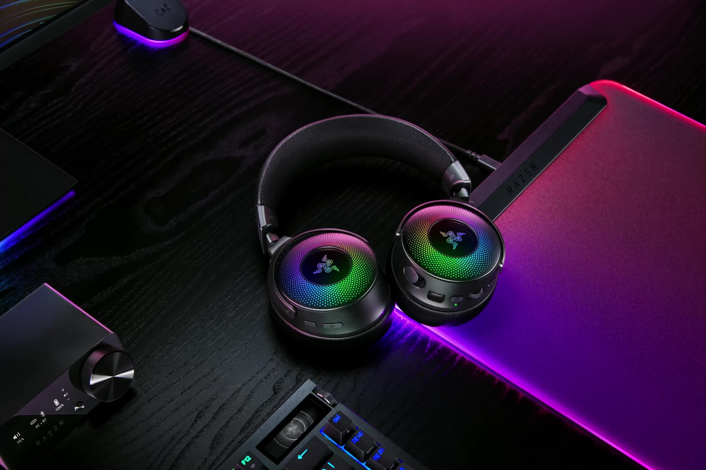 Razer Kraken V4 Pro; OLED Control Hub; Razer Sensa HD Haptics; 4
