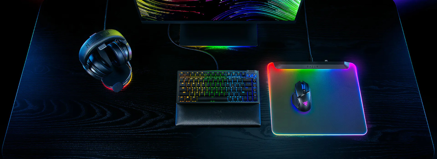 美品　Razer レイザー Firefly V2 Pro　ブラック Razer Firefly V2 Pro Gaming Mouse Pad with Chroma RGB Lighting