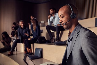 Enjoy premium audio for natural-sounding conversations