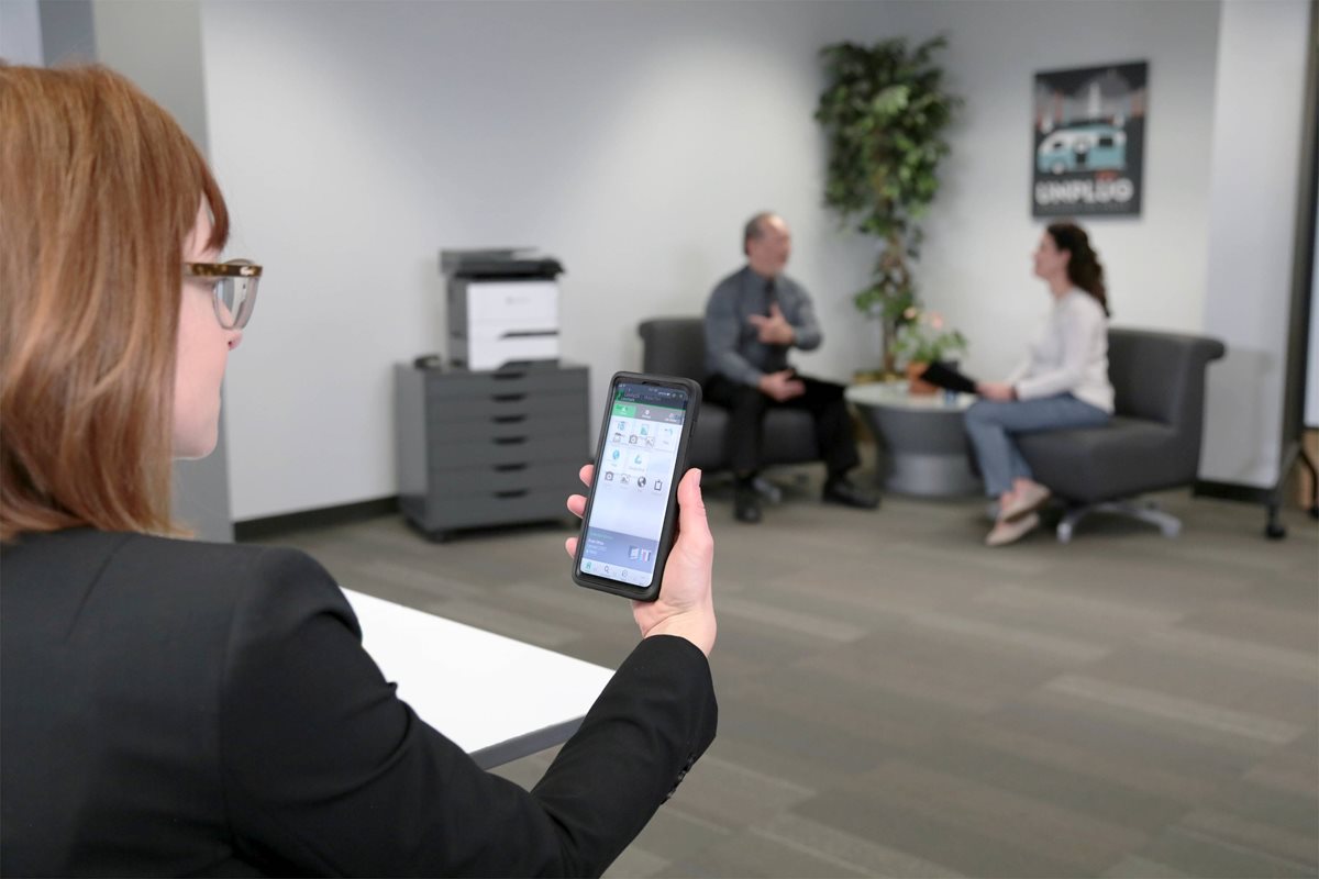 MX331adn three people phone app