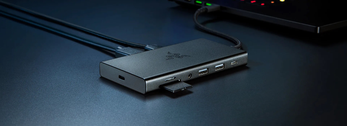 Razer USB Type-C Dock 11-Port Travel Charging Station - Thumbnail 3