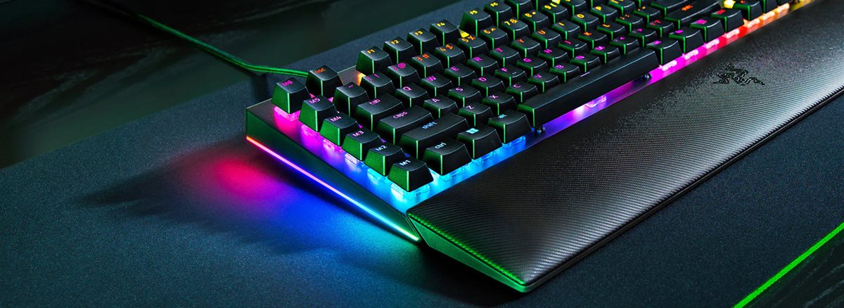 Razer BlackWidow V4 Full Size Wired Mechanical Green Clicky Switch