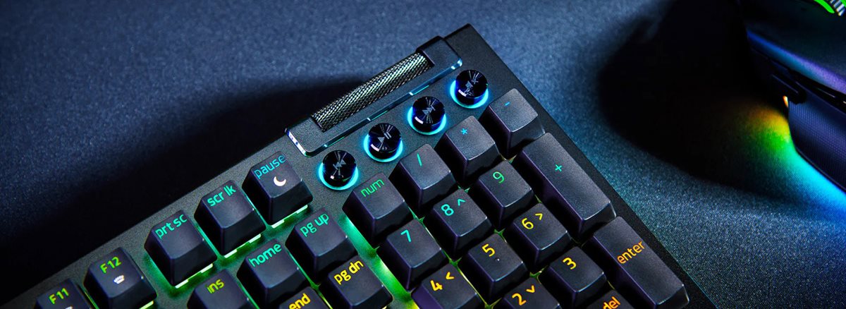 Razer BlackWidow V4 Full Size Wired Mechanical Green Clicky Switch