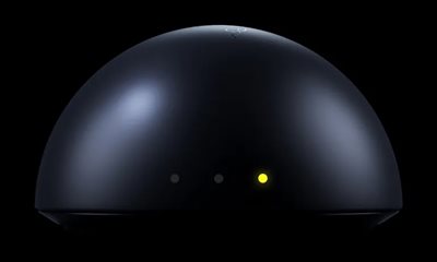 Third indicator light will be in yellow on the mouse dongle