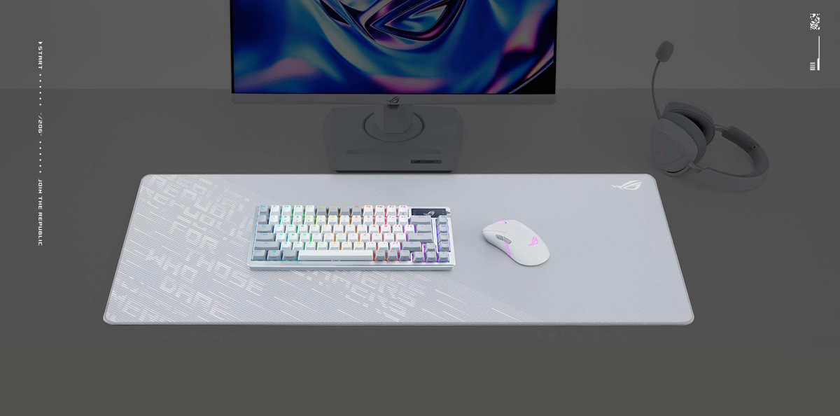 Das ROG Scabbard II Arctic Gray auf einem weißen Tisch mit einem komplett weißen Setup mit Keris II Origin, Azoth und Delta II
