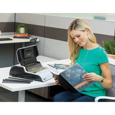 Fellowes 52137 Classic Grain Texture Binding System Covers, 11-1/4 x 8-3/4, White (Pack of 200) Fellowes Binding Covers Fellowes 52137 Classic Grain Texture