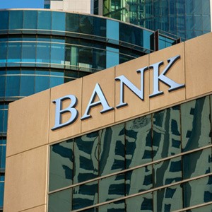 BANKING & FINANCE