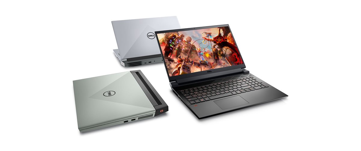 Imagen de tres laptops para juegos Dell G15 5525 colocadas lado a lado, dos abiertas y una cerrada.