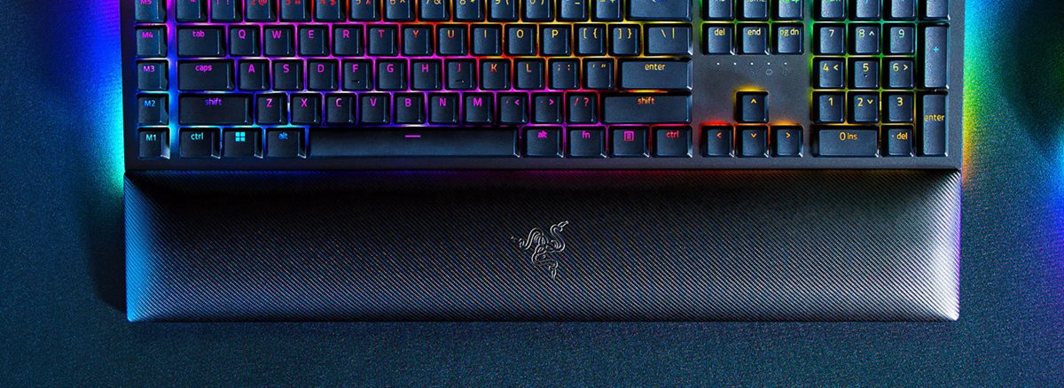 MAGNETIC PLUSH LEATHERETTE WRIST REST