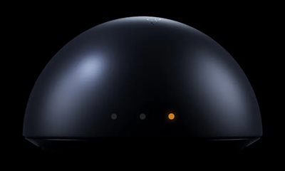 Third indicator light will be in orange on the mouse dongle